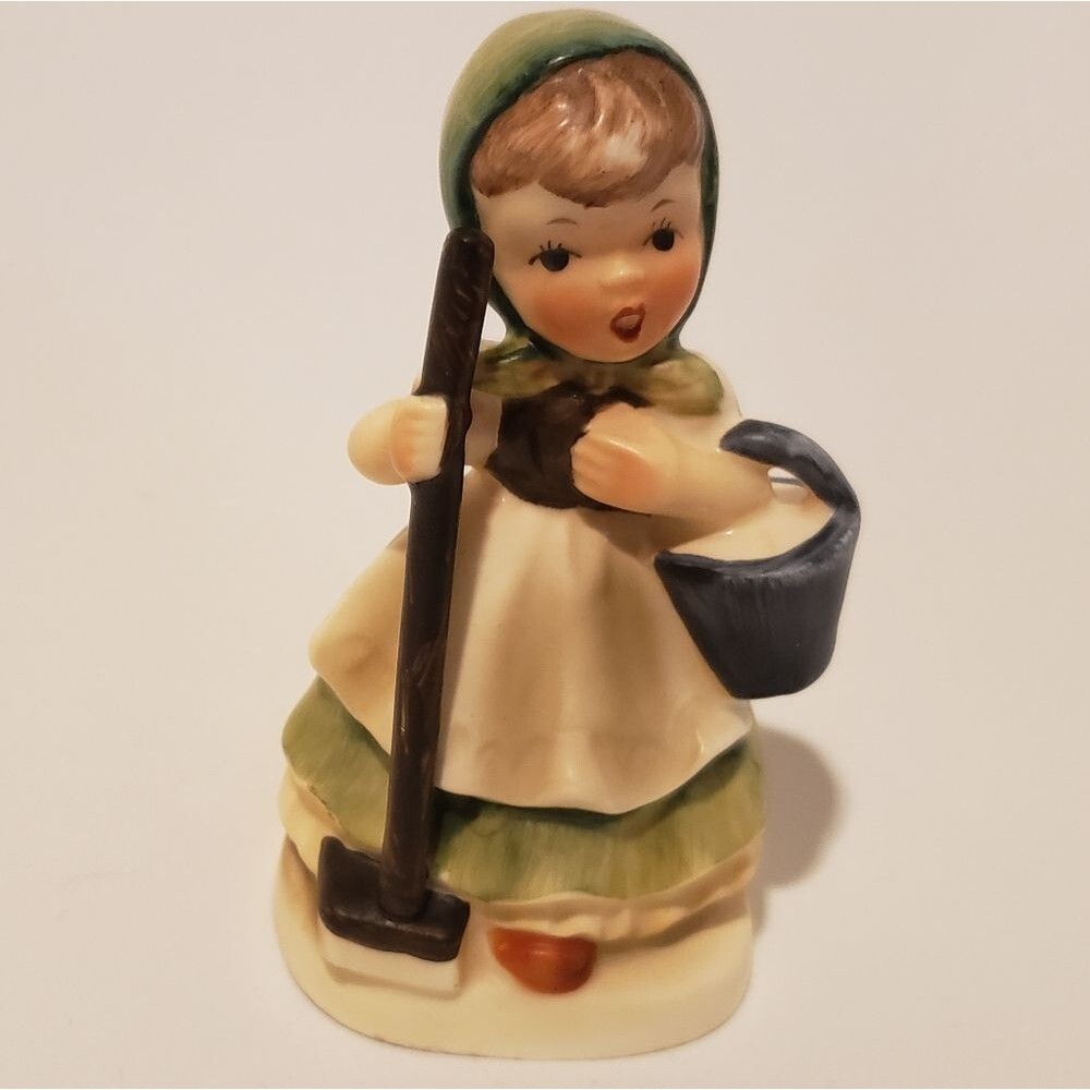 Napco "Cleaning Time" Figurine Collectible AH901